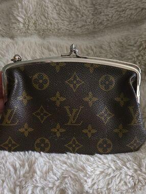 Louis Vuitton Brown & Gold Monogram Kiss-Lock Clutch